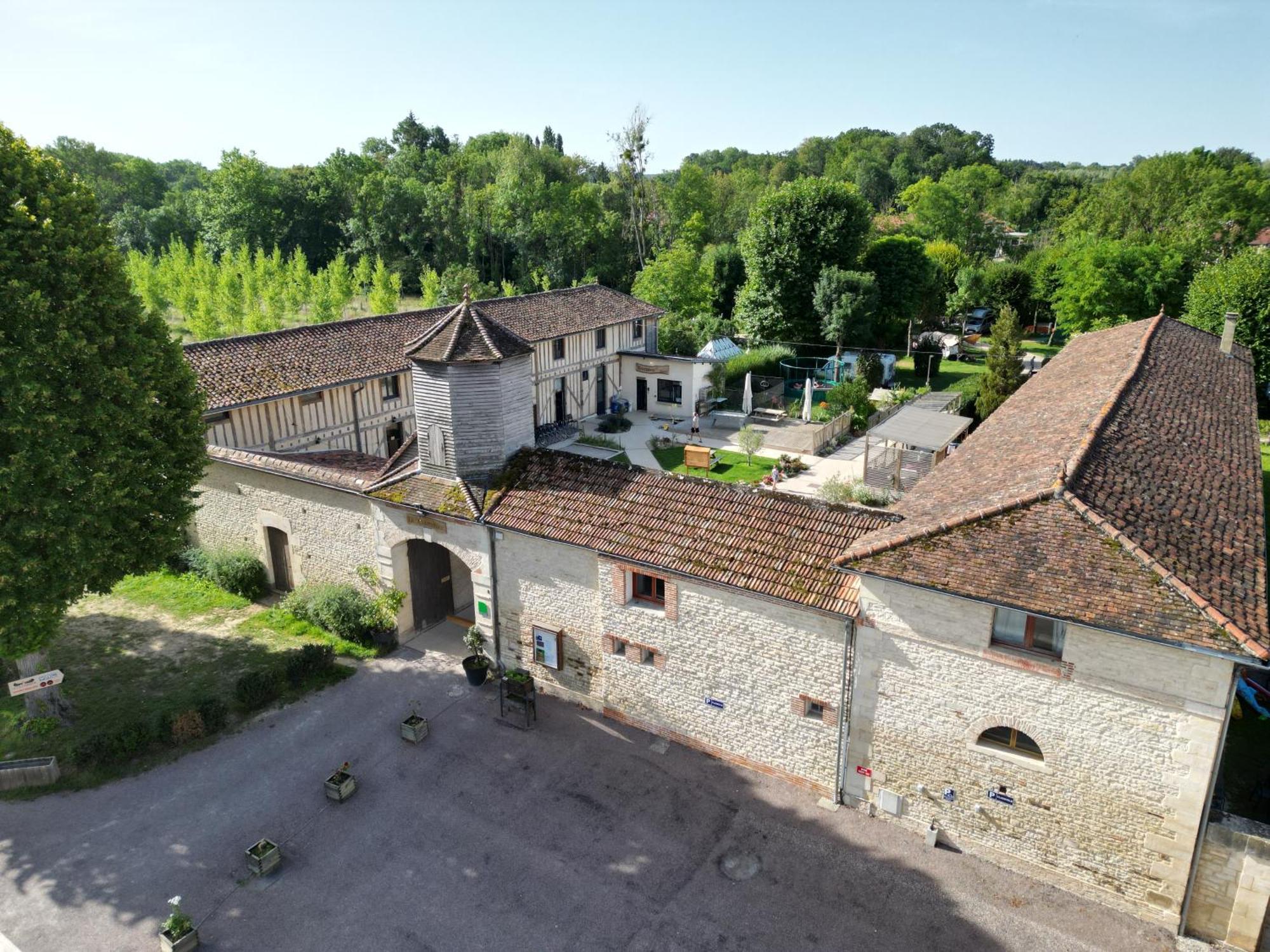 Bed and Breakfast Domaine Le Colombier Dienville Экстерьер фото